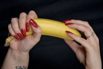 Mãos com bananas