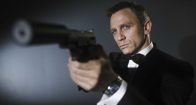 James Bond tem amigo gay em novo livro de 007